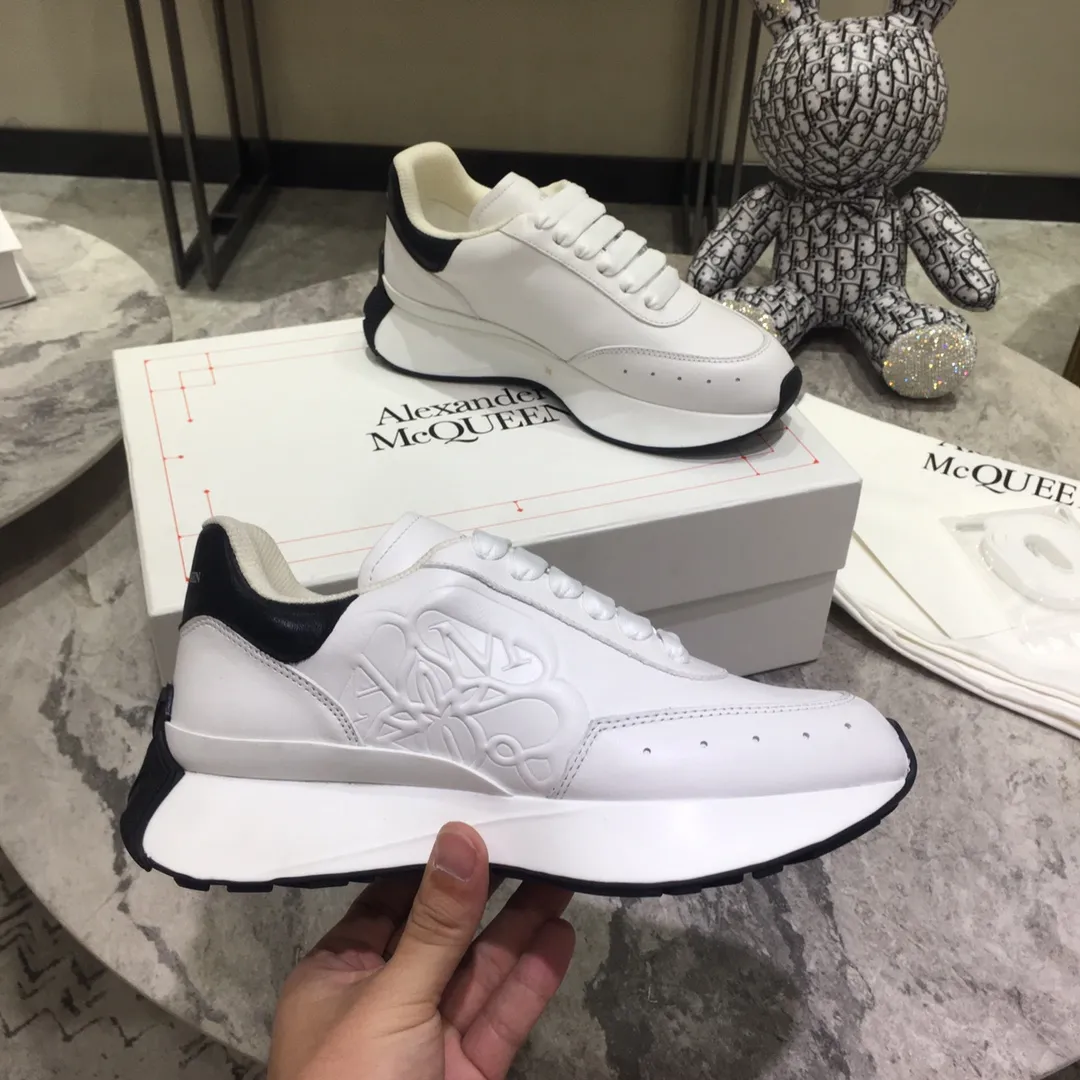 👟👟Ex-factory price 560👟👟 Women's Shoes Women's Clothing Women's Shoes Factory ALEXANDER MCQUEEN/Alexander McQueen 2022 Early Spring New S👟👟Ex-factory price rint sports running dad shoes Top version S👟👟Ex-factory price rint Runner uses white imported environmentally friendly leather splicing and printed concave and convex font technology for the upper and outline Seal logo. Alexander McQueen LUGO logo on the heel and tongue with Alexander McQueen signature. The sneakers feature an oversized runner's sole, which makes running comfortable and convenient. Fabric: Calfskin and cloth Lining: Mesh and sheepskin lining Filled heel non-slip and wear-resistant back cover Feet: Imported👟👟OLo injection molded sheepskin feet Outsole:👟👟Factory price U vacuum film combined with T👟👟Factory price U material Standard code number 35-45 Women's code 35-39 Men's code 40-44 40 is the custom size for women's clothing, 39 and 45 are the custom size for men's clothing.